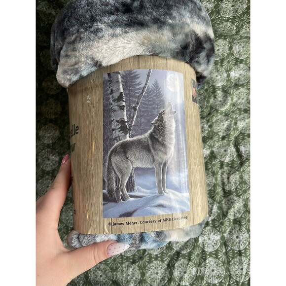 Rachelle Throw James Meger Wolf Image 40" X 65" New - Picture 2 of 3